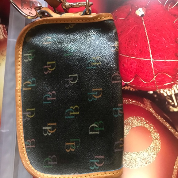 Dooney & Bourke wristlet - Picture 2 of 8